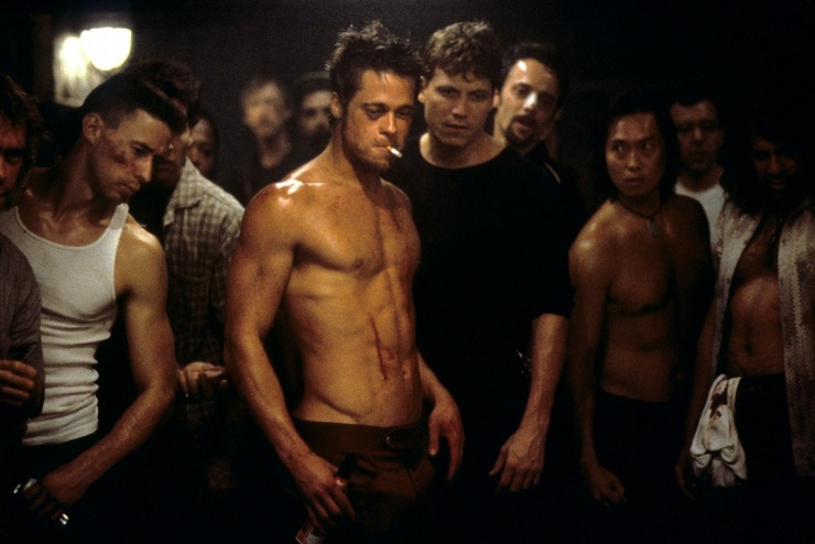Một khoảnh khắc Brad Pitt thể hiện khí chất bất cần, ngang tàng trong “Fight Club”.
