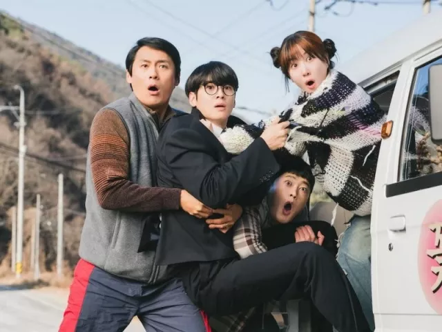 Sự xuất hiện mới nhất của Cha Eun Woo sau bê bối về thuế