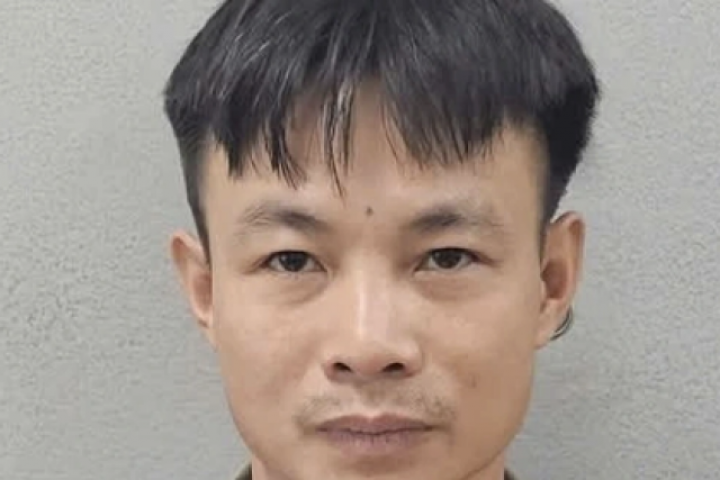 Say rượu, người đàn ông châm lửa đốt cháy xưởng gỗ