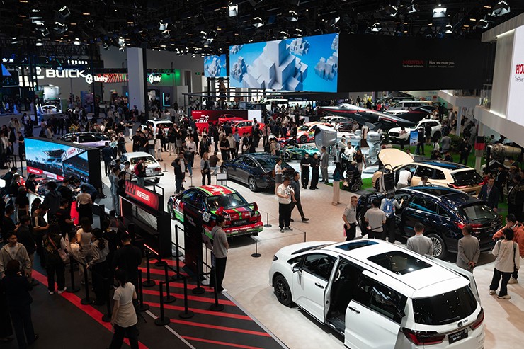 Triển lãm được tổ chức đồng thời tại hai địa điểm gồm Trung tâm Triển lãm Quốc tế Trung Quốc (khu Thuận Nghĩa) và Trung tâm Triển lãm Quốc tế Thủ đô. Ảnh: Car News China