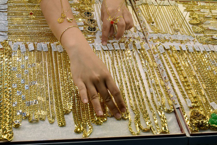 Giá vàng hôm ở thị trường trong nước bật tăng trở lại nhưng vẫn chưa vượt được 170 triệu đồng/lượng