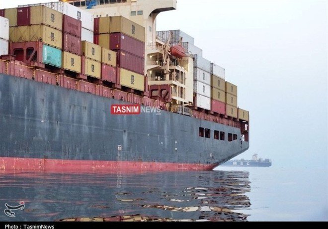 Iran công bố loạt ảnh bắt tàu container ở eo biển Hormuz - 5