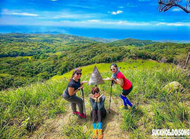 Vườn quốc gia Núi Chúa nhìn từ trên cao.