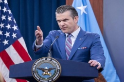 Bộ trưởng Chiến tranh Mỹ tuyên bố Hormuz "nội bất xuất ngoại bất nhập", cảnh báo Iran