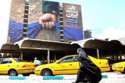 Xung đột Iran chuyển từ oanh kích sang 'cuộc đấu ý chí' tại eo biển Hormuz