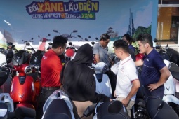 Sôi động sự kiện “Đổi xăng lấy điện” tại miền Tây: Lái thử kín lịch, khách hàng chốt cọc liên tục