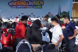 Sôi động sự kiện “Đổi xăng lấy điện” tại miền Tây: Lái thử kín lịch, khách hàng chốt cọc liên tục