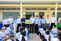 Maxilite - Rulô Vàng: Khi người thợ sơn trở thành đại sứ lan tỏa sắc màu cộng đồng