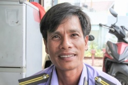 Nhân viên đường sắt nói lý do đá người đàn ông tông gãy gác chắn khi tàu sắp tới