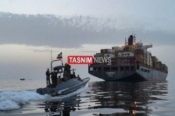 Iran công bố loạt ảnh bắt tàu container ở eo biển Hormuz