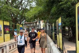 Hà Nội “mở cửa” dịp lễ: Miễn phí phương tiện công cộng và chuỗi trải nghiệm đêm huyền bí