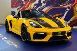 Porsche 718 Spyder RS thứ 3 tại Việt Nam với sắc vàng nổi bật