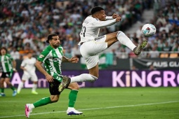 Trực tiếp bóng đá Betis - Real Madrid: Đội khách khiếp vía, 2 lần Lunin cản phá Antony (La Liga)