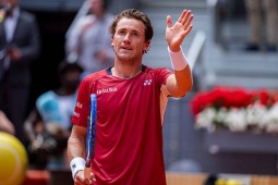 Tennis đỉnh cao Madrid Open: Ruud thắng áp đảo Munar