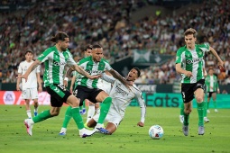 Bảng xếp hạng La Liga: Barcelona sớm nhất có thể vô địch lúc nào?