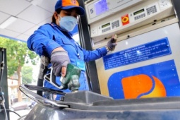 Giá xăng dầu hôm nay 25/4 mới nhất: Dầu thế giới biến động lạ, trong nước duy trì ở mức thấp