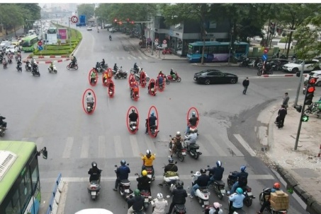 Xe máy vượt đèn đỏ có thể bị phạt tới 14 triệu đồng, bị tạm giữ phương tiện