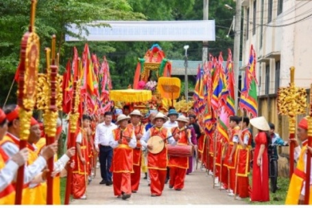 Về Ninh Bình trẩy hội đền Lăng thờ Tứ vị Hoàng đế