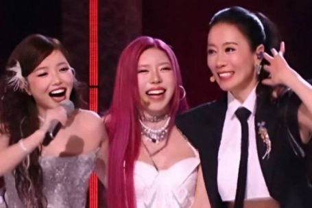 Trang Pháp cùng đồng đội hát tiếng Việt, thắng kép ở Đạp gió 2026