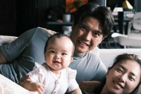 Ảnh sao 25/4: Gia đình Ngô Thanh Vân được nhận xét trông giống nhau