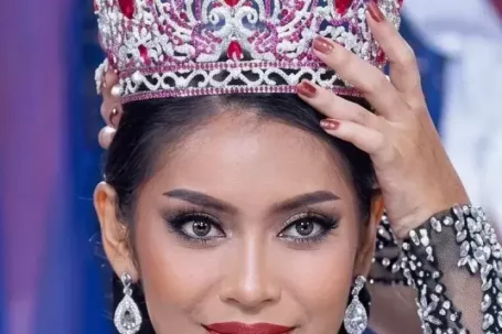 Cô gái 26 tuổi đăng quang cuộc thi hoa hậu lâu đời nhất Indonesia