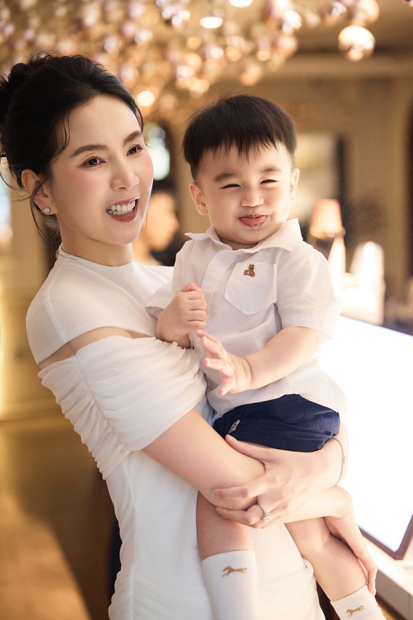 MC Mai Ngọc 36 tuổi khoe con trai 1 tuổi và phát ngôn gây bão mạng xã hội - 2