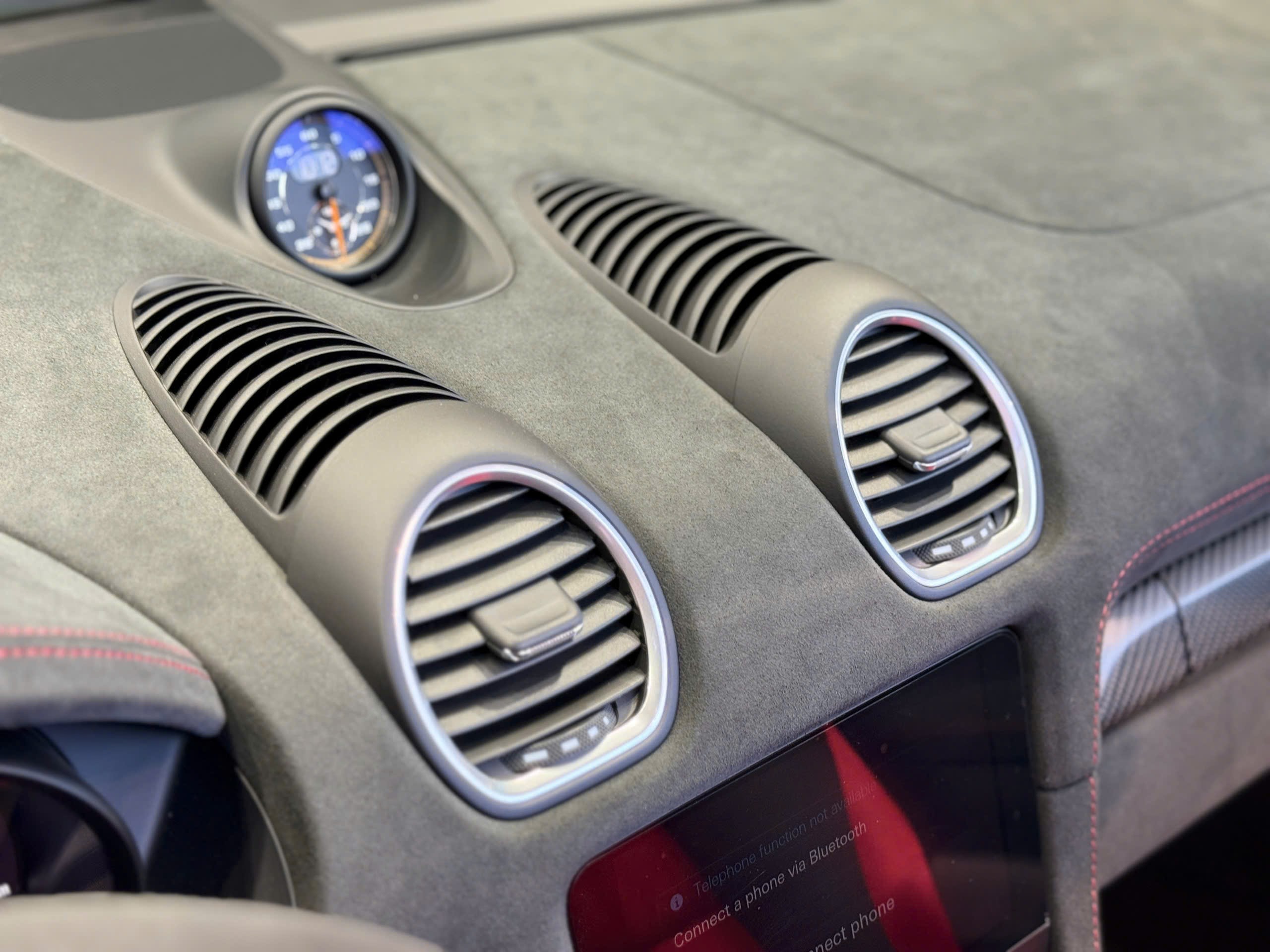 Porsche 718 Spyder RS thứ 3 tại Việt Nam với sắc vàng nổi bật - 7