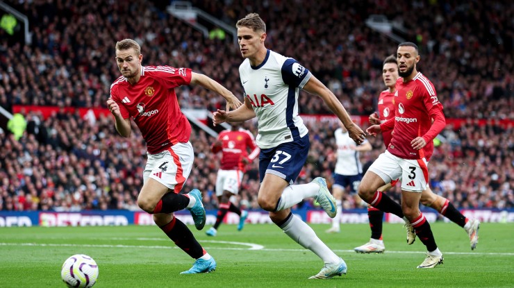 Van de Ven lọt vào tầm ngắm của MU