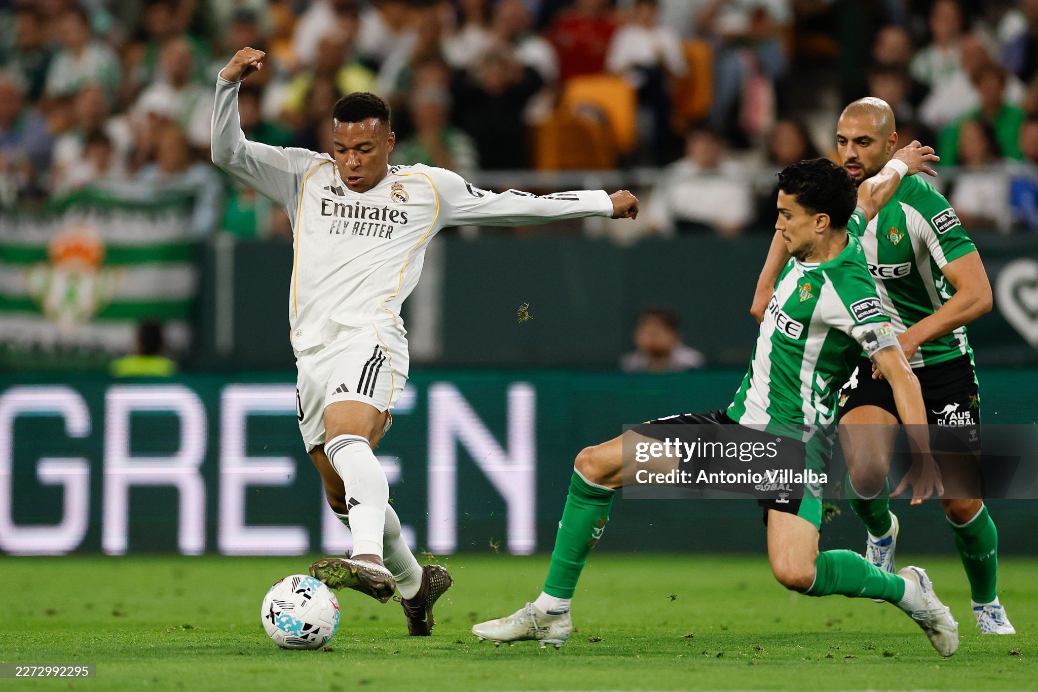 Mbappe dính chấn thương ở trận gặp Betis