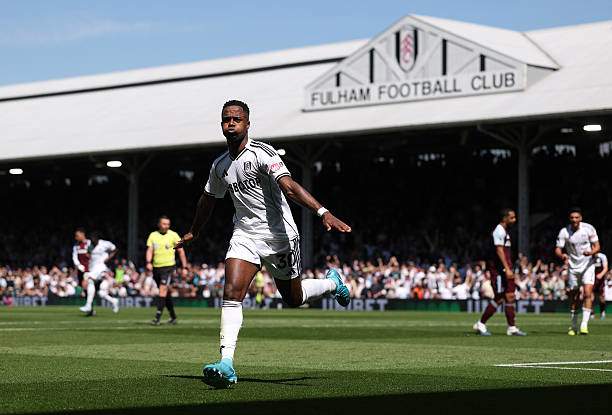 Sessegon mang về bàn mở tỷ số cho Fulham với cú đá bồi cuối hiệp 1