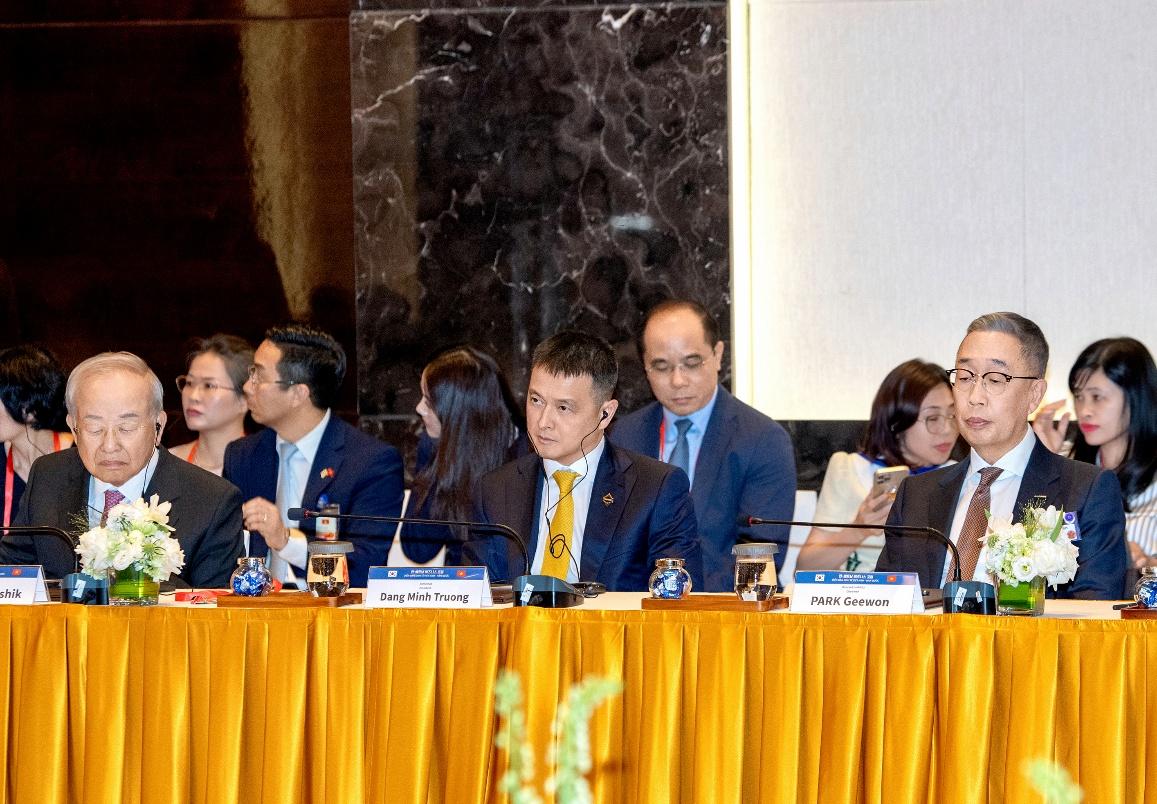 Ông Đặng Minh Trường- Chủ tịch HĐQT Tập đoàn Sun Group đề xuất những trụ cột hợp tác mở với cộng đồng doanh nghiệp Hàn Quốc (Ảnh: Huy Nguyễn)