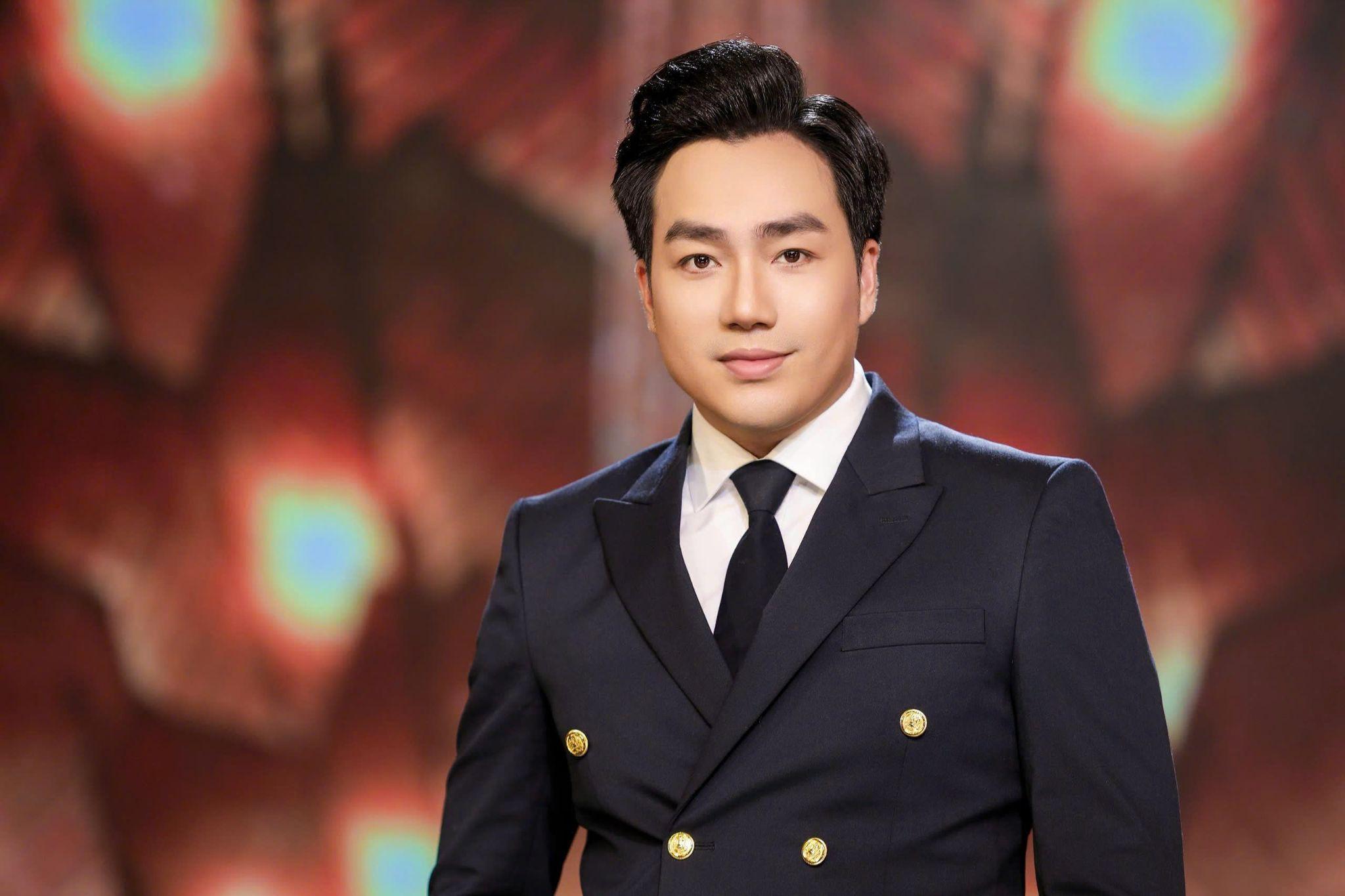 Ca sĩ Tạ Quang Bình theo đuổi hình ảnh điềm tĩnh, chỉn chu, phù hợp với định hướng âm nhạc giàu tính tự sự.