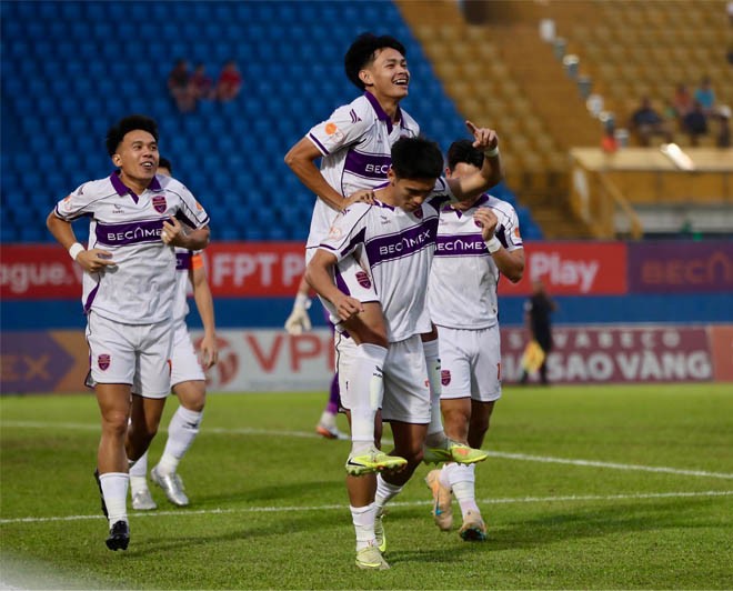 Trực tiếp bóng đá Becamex TP.HCM - Nam Định: Không có bàn vượt lên (V-League) (Hết giờ) - 1