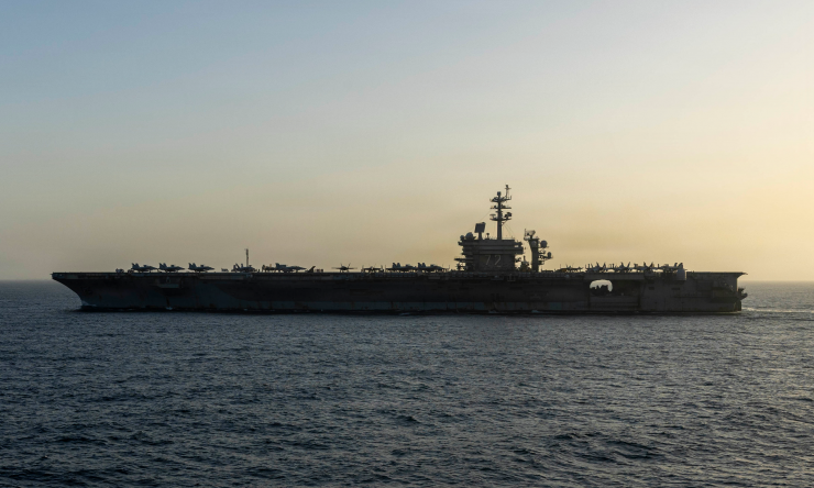 Tàu sân bay Mỹ duy trì hoạt động của hàng chục máy bay thế nào - 1