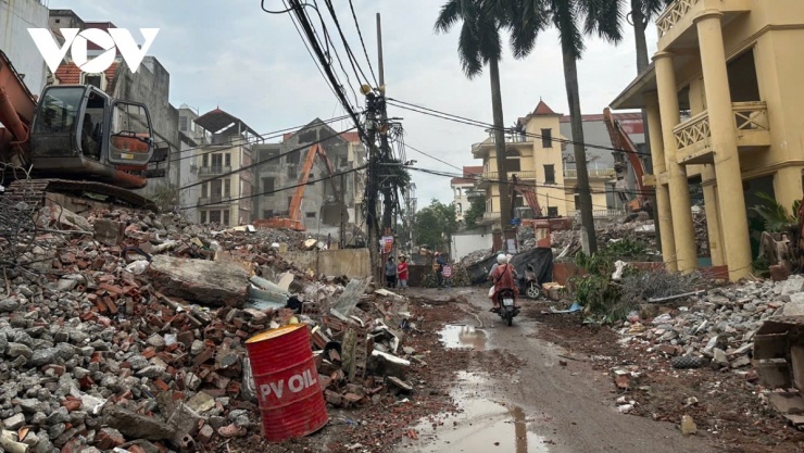 Phường Hồng Hà diện tích dự án có xây dựng trụ cầu (chiếm 60,96%% diện tích đất toàn bộ dự án), thuộc phạm vi thi công 29/38 trụ cầu chính (P10 đến P37) và 17/24 trụ phụ trên đường Âu Cơ, Nghi Tàm.&nbsp;