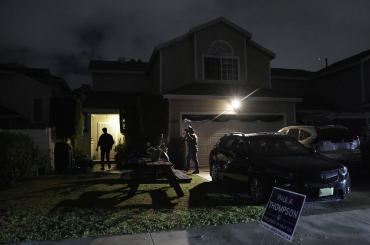 Ngôi nhà tại địa chỉ có liên quan đến Cole Tomas Allen, nghi phạm xả súng tại bữa tiệc, bị lục soát. Ảnh: AP
