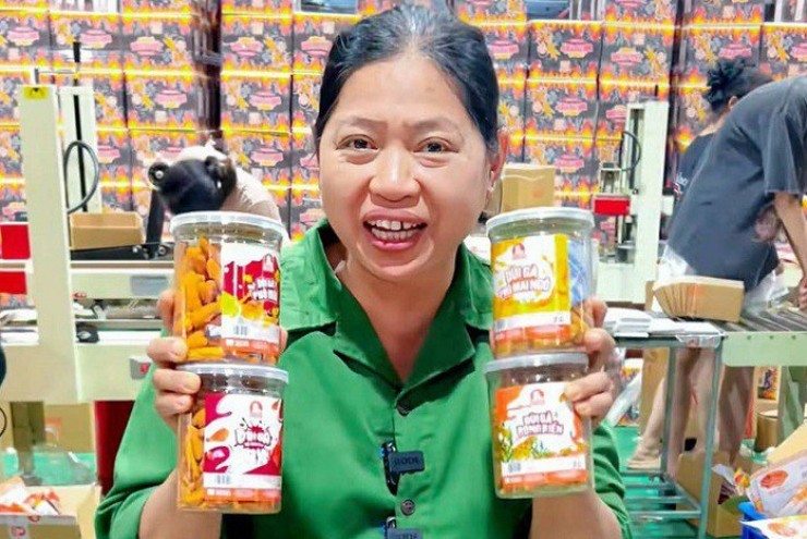 Bất ngờ với diễn biến mới của thương hiệu đồ ăn vặt “Ăn Cùng Bà Tuyết”