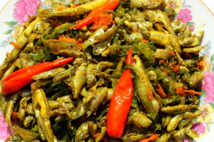 Món 'cứu đói”'mùa lũ trở thành đặc sản đắt đỏ với giá lên tới 300.000–400.000 đồng/kg, nhiều người truy lùng