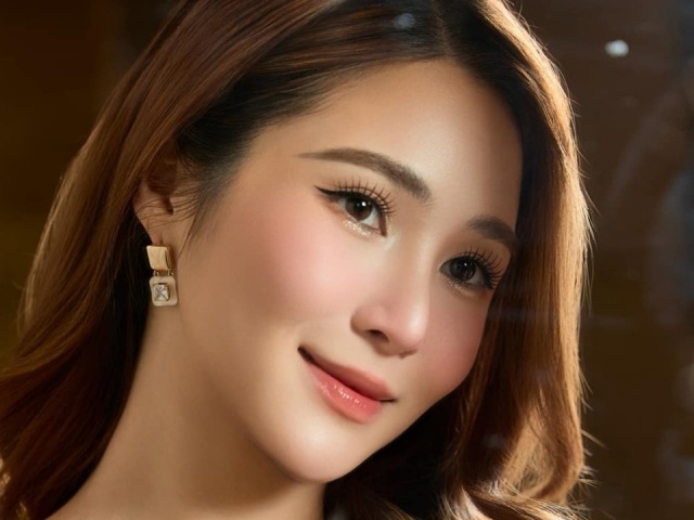 Hương Tràm: 'Sống chậm để học cách thấu hiểu'