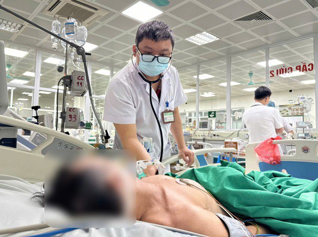 Cúm B diễn biến nặng ở người mắc bệnh nền. Ảnh: BVCC