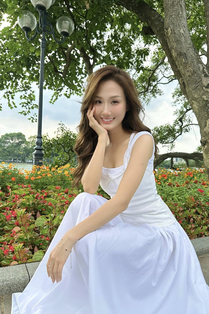 Sắc vóc của 'gái hư' gây sốt trong 'Bước chân vào đời' - 6