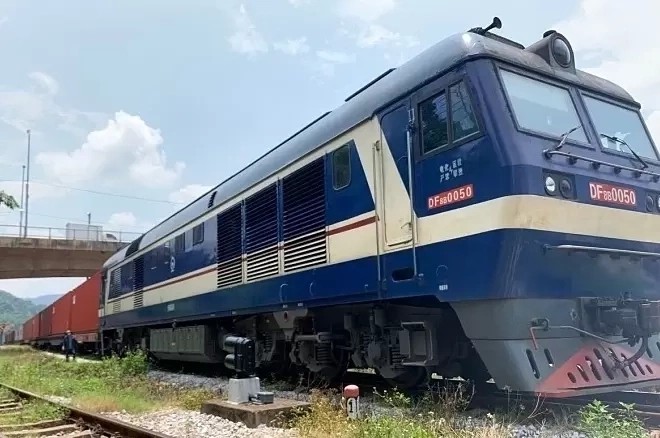 Tàu hàng liên vận đến châu Âu thường khởi hành ở ga Yên Viên. Ảnh: Anh Duy