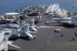Tàu sân bay Mỹ duy trì hoạt động của hàng chục máy bay thế nào