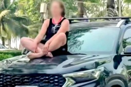 Xác minh clip nữ du khách ngồi vắt vẻo trên capo ô tô đang chạy ở Nha Trang