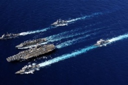 Ba tàu sân bay Mỹ cùng 15.000 binh sĩ dàn trận tại Trung Đông