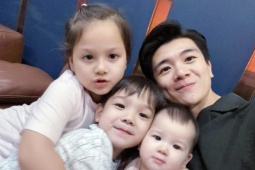 Ảnh sao 26/4: Anh chồng Đỗ Mỹ Linh nghỉ lễ bên ba con