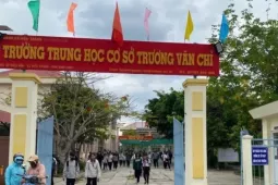 Không kỷ luật thầy giáo dạy toán nhéo lỗ tai 17 học sinh