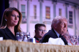 Vụ nổ súng tại bữa tiệc có ông Trump diễn ra thế nào