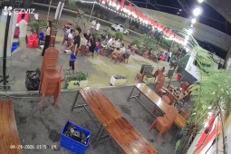 Xác minh clip người đàn ông hành hung nữ quản lý quán nhậu ở Nha Trang