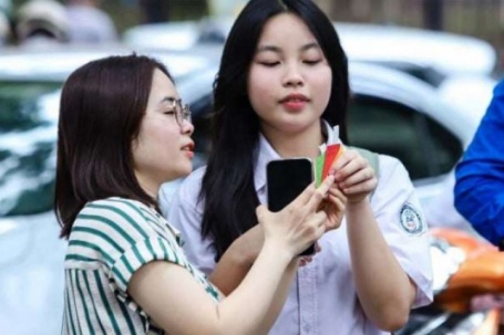 Hà Nội: Gần 190.000 học sinh thi lớp 10 năm tới, phụ huynh "mất ăn mất ngủ" vì tỷ lệ chọi kỷ lục chưa từng có